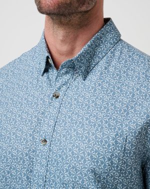 Techwoven Country Mile Button-Up