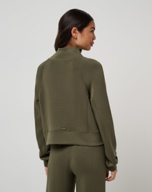 Skyloft Soft Funnel Neck